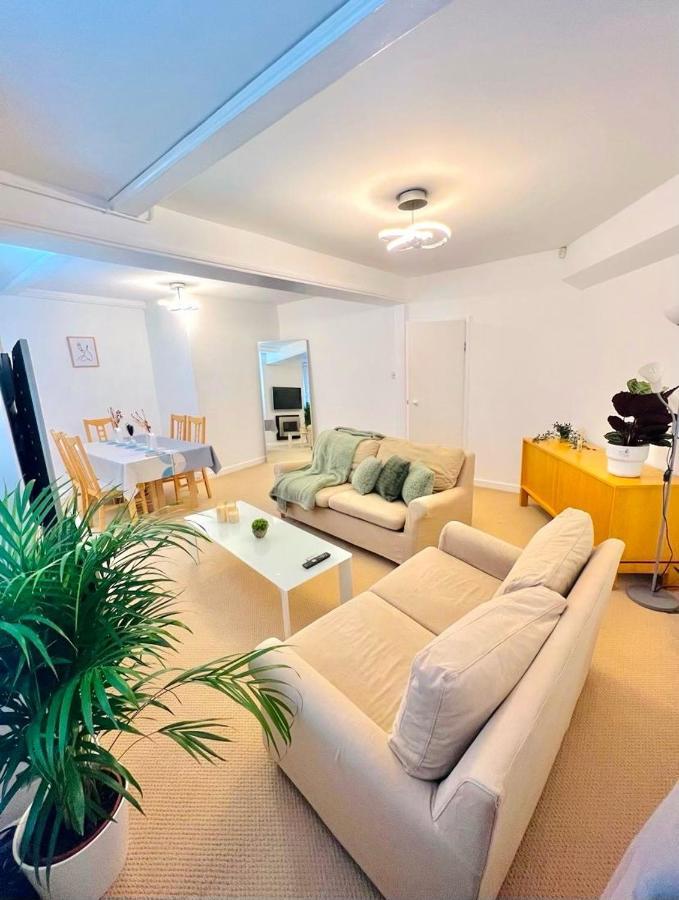 The Vista Apartment London Exterior photo